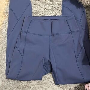 Lululemon in movement leggings 25” inseam size 4